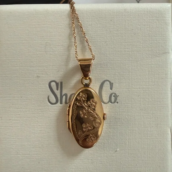 Shane Co. solid gold Rose Gold Floral Locket Necklace - Picture 3 of 13